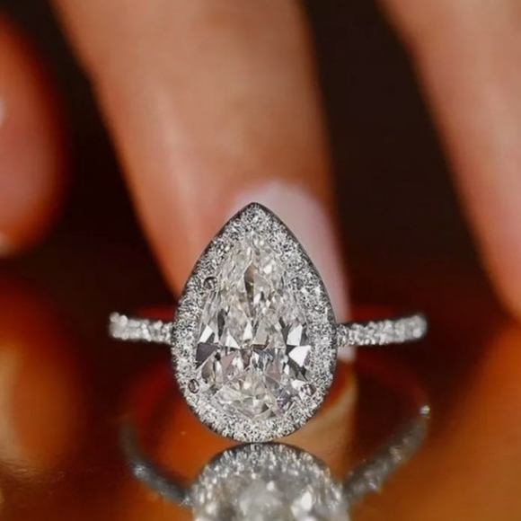 Rhinestone ring - Picture 2 of 4